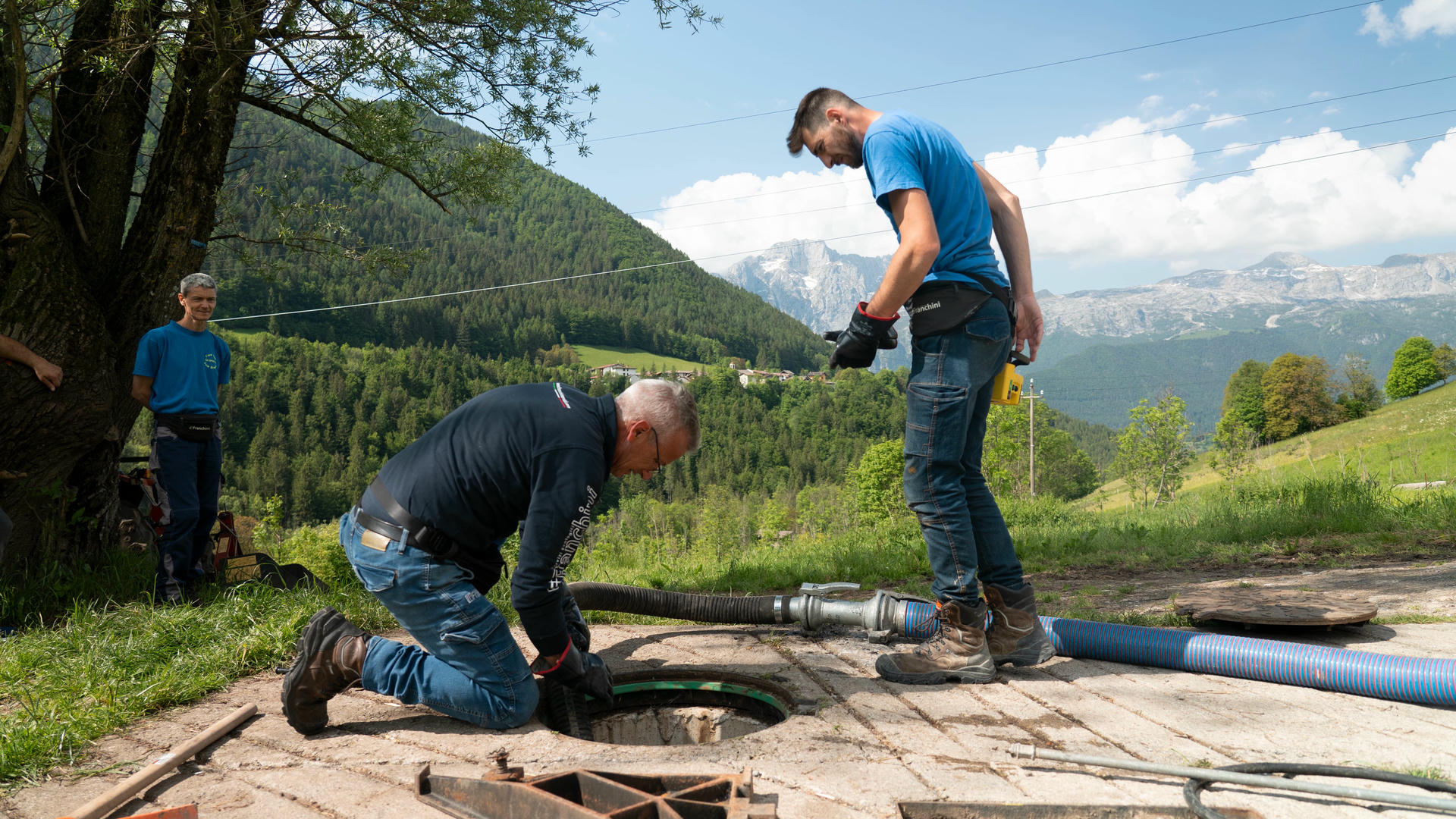 Technical maintenance and cleaning of a condominium sewer system and drainage network
