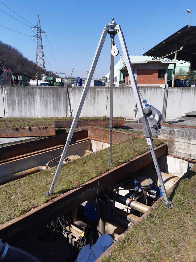 Verifica gas-free con rilevatore in spazio confinato 