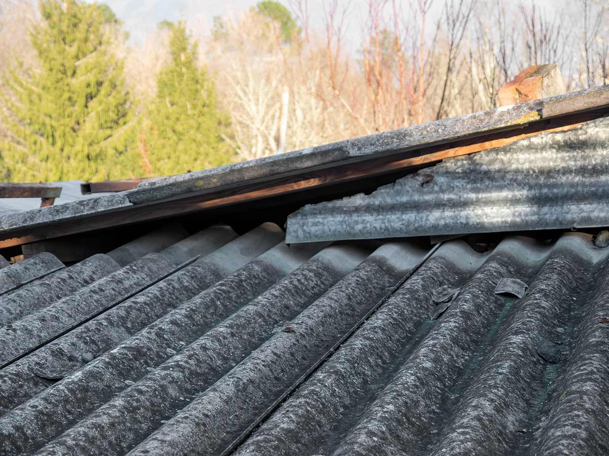 Asbestos disposal regulated by law: removal by authorized companies, ATS plan, transport, and approved landfills.